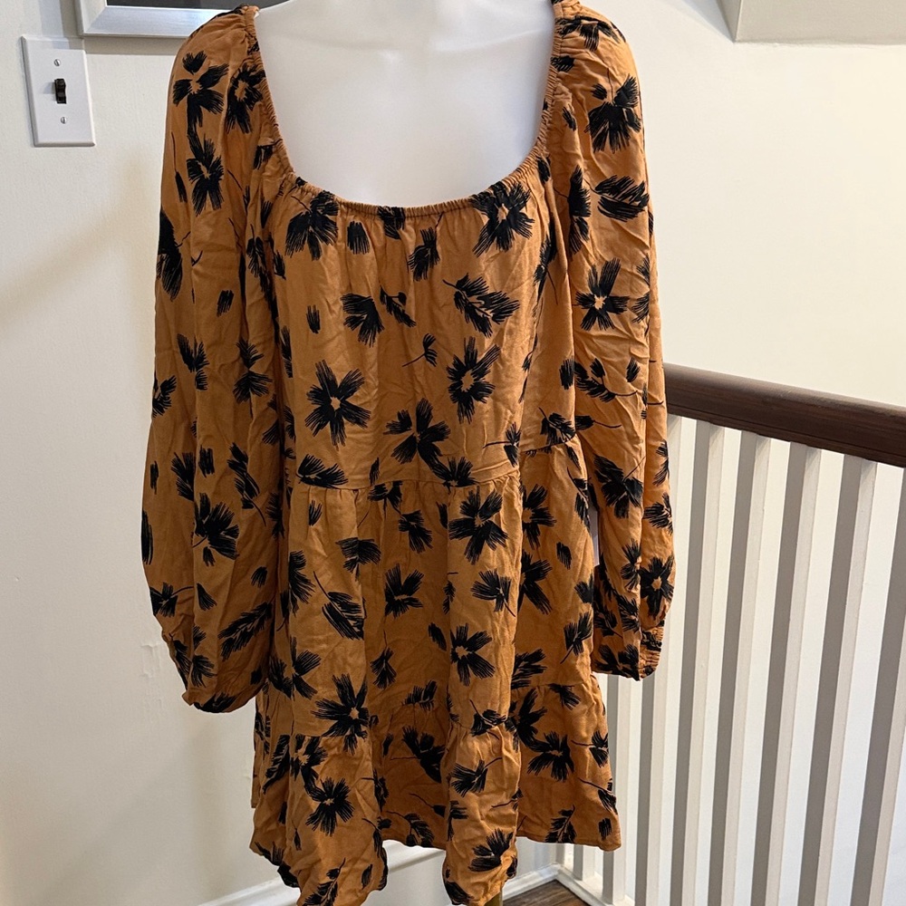 NWT Lumiere Floral Long Sleeve Dress M off the shoulder